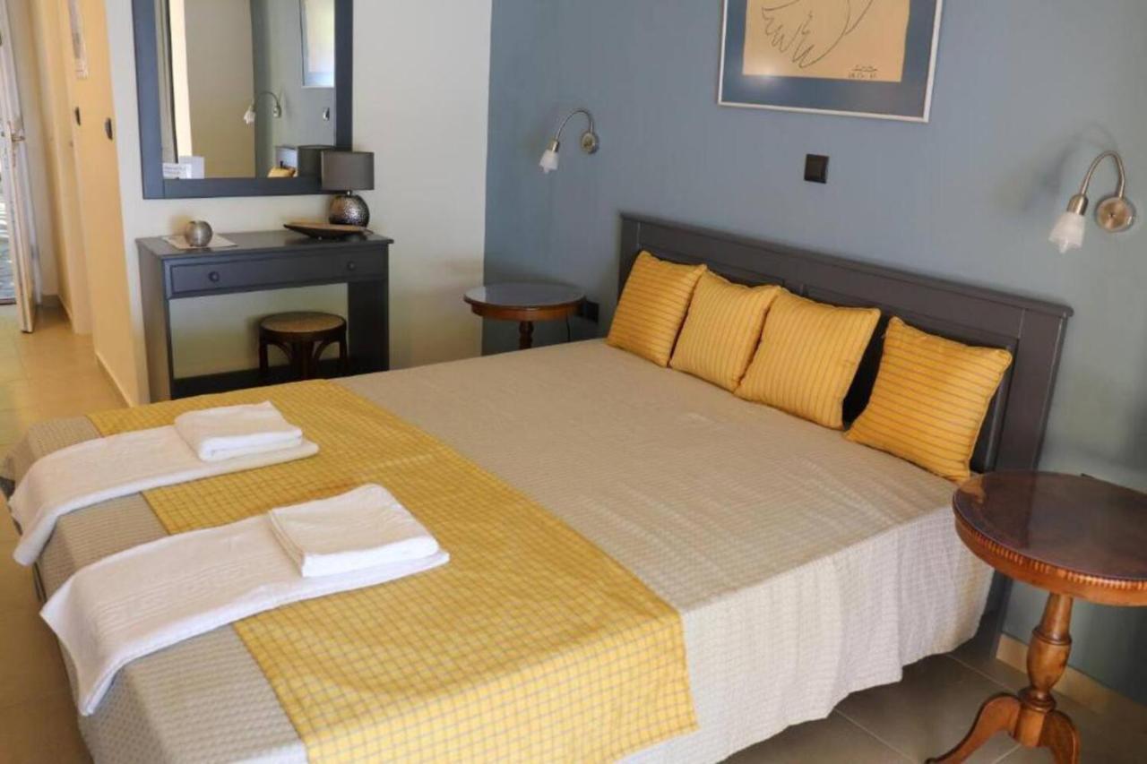 Mathesi Apartment Balcony إيليا المظهر الخارجي الصورة