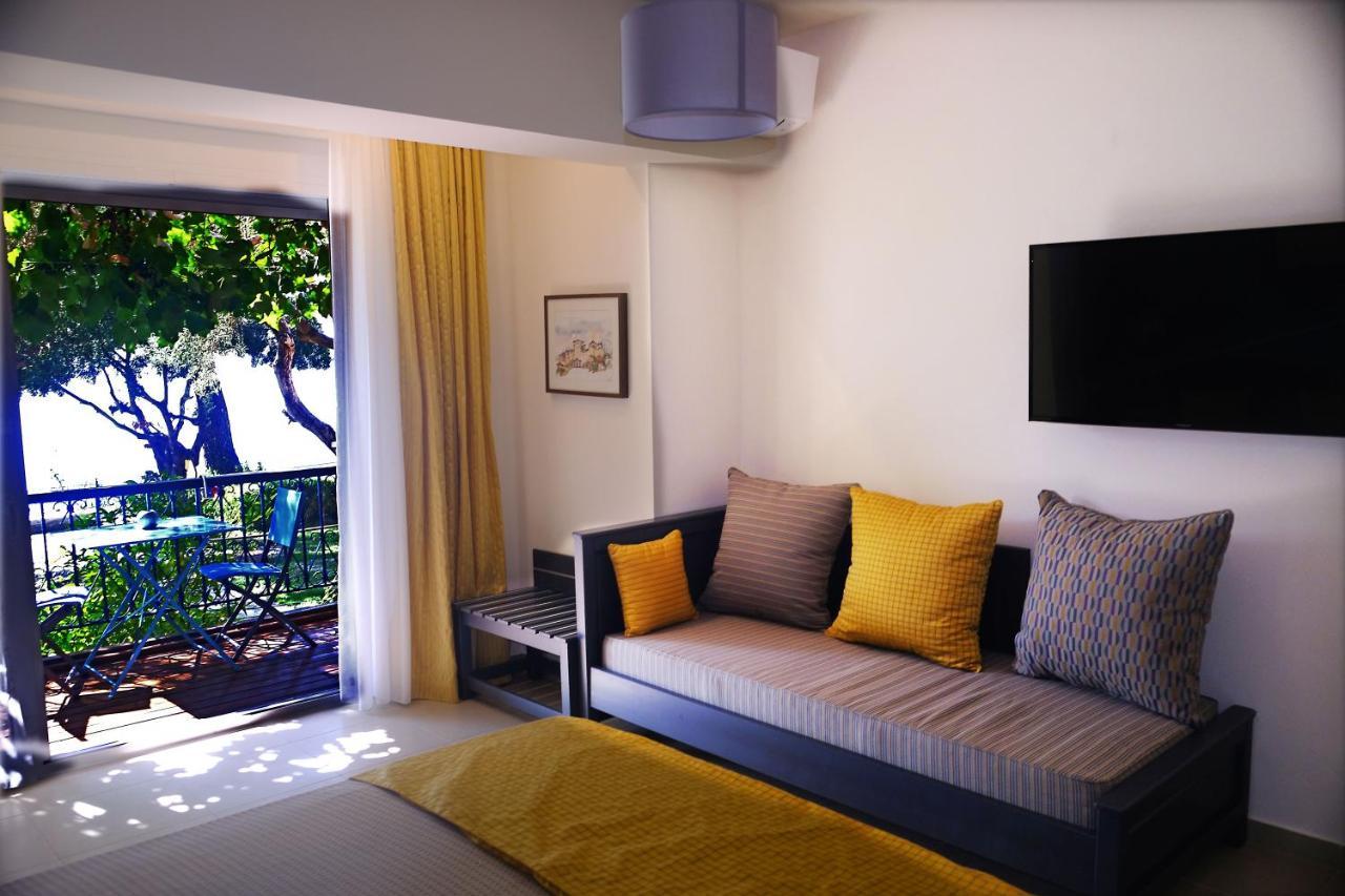Mathesi Apartment Balcony إيليا المظهر الخارجي الصورة