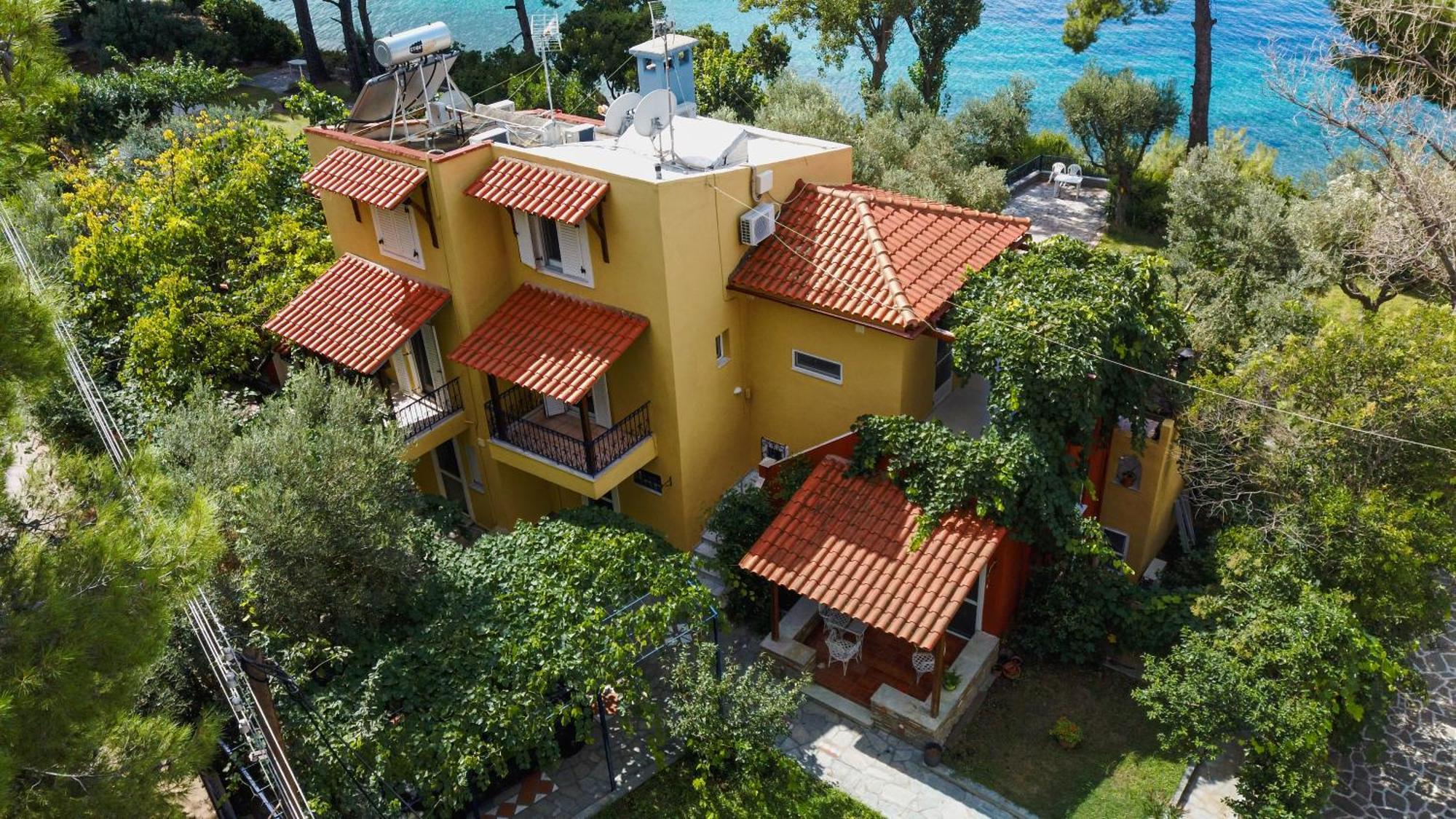 Mathesi Apartment Balcony إيليا المظهر الخارجي الصورة